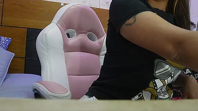 Snapshot of mssburbuja chatting on March 22, 2025, 3:09 am mssburbuja online show from March 22, 2025, 3:09 am