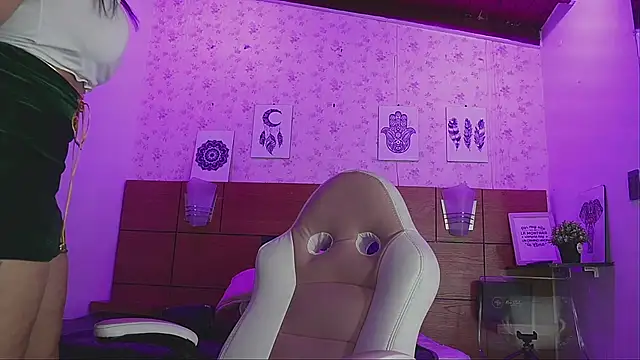 Snapshot of mssburbuja chatting on March 15, 2025, 3:18 am mssburbuja online show from March 15, 2025, 3:18 am