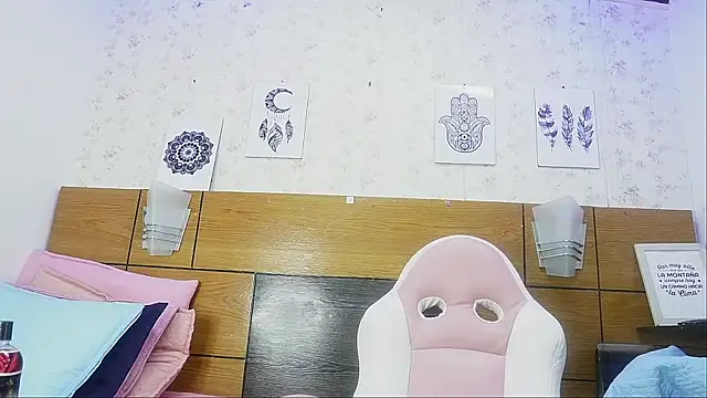 Snapshot of mssburbuja chatting on March 18, 2025, 3:12 am mssburbuja online show from March 18, 2025, 3:12 am