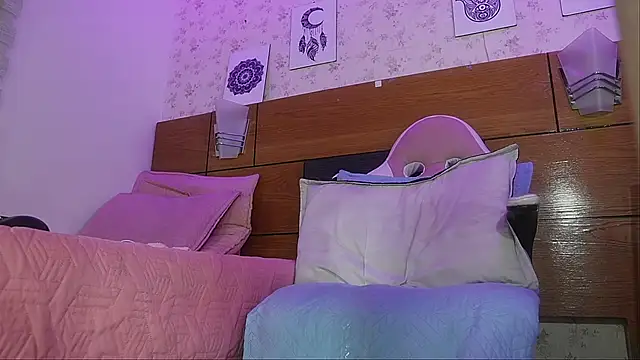 Snapshot of mssburbuja chatting on March 18, 2025, 6:17 am mssburbuja online show from March 18, 2025, 6:17 am