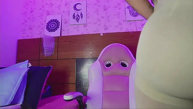 Snapshot of mssburbuja chatting on March 13, 2025, 3:11 am mssburbuja online show from March 13, 2025, 3:11 am