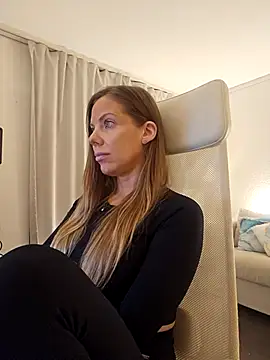 novaforyou1 online show from November 9, 2025, 4:55 pm