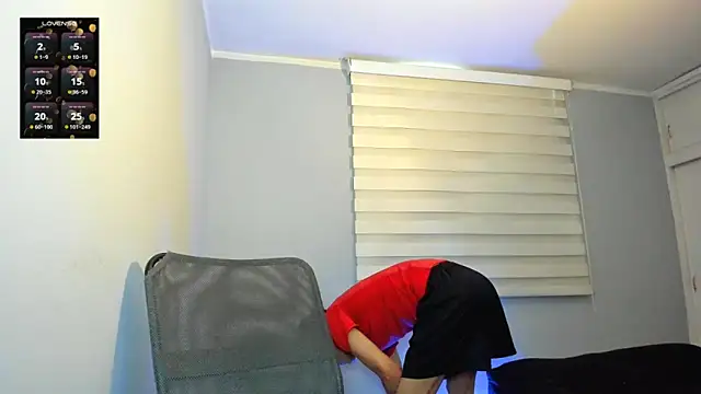 Snapshot of tom_Howard chatting on October 17, 2025, 6:43 pm tom Howard online show from October 17, 2025, 6:43 pm