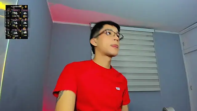 Snapshot of tom_Howard chatting on November 28, 2025, 10:21 pm tom Howard online show from November 28, 2025, 10:21 pm