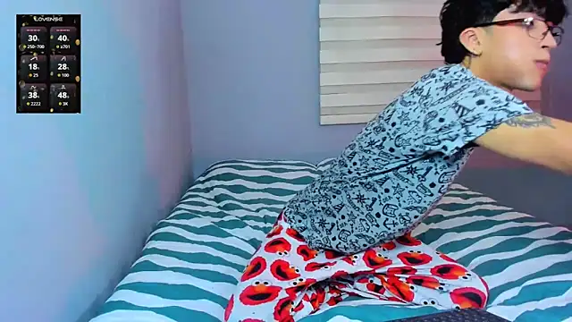 Snapshot of tom_Howard chatting on March 12, 2026, 11:20 pm tom Howard online show from March 12, 2026, 11:20 pm