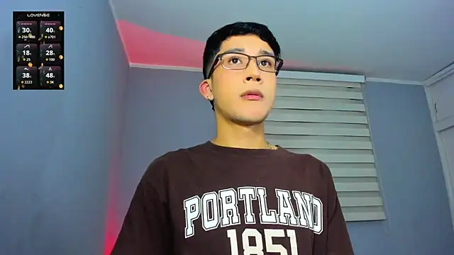 Snapshot of tom_Howard chatting on November 25, 2025, 4:57 am tom Howard online show from November 25, 2025, 4:57 am