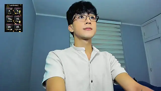 Snapshot of tom_Howard chatting on February 12, 2026, 11:04 pm tom Howard online show from February 12, 2026, 11:04 pm