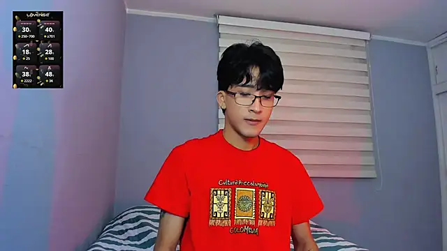 Snapshot of tom_Howard chatting on March 7, 2026, 1:12 am tom Howard online show from March 7, 2026, 1:12 am