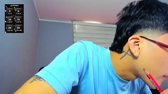 Snapshot of tom_Howard chatting on October 22, 2025, 2:49 pm tom Howard online show from October 22, 2025, 2:49 pm