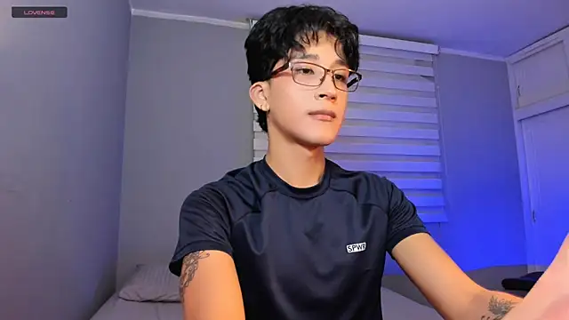 Snapshot of tom_Howard chatting on March 14, 2026, 3:12 am tom Howard online show from March 14, 2026, 3:12 am