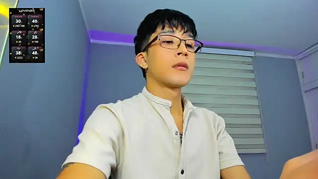 Snapshot of tom_Howard chatting on December 1, 2025, 10:32 pm tom Howard online show from December 1, 2025, 10:32 pm