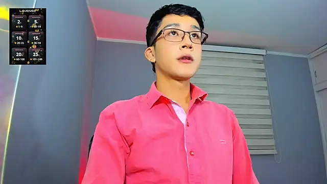 Snapshot of tom_Howard chatting on December 3, 2025, 12:44 am tom Howard online show from December 3, 2025, 12:44 am