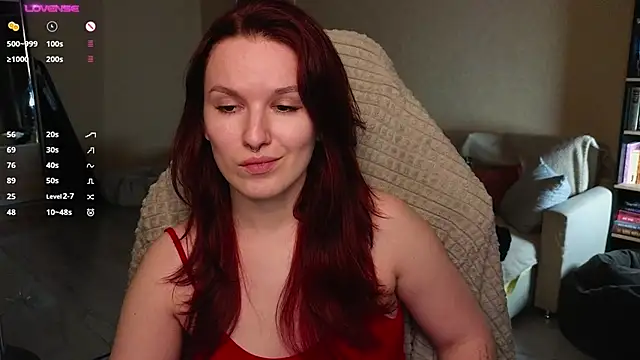 Snapshot of Val_lava chatting on April 5, 2026, 8:26 pm Val lava online show from April 5, 2026, 8:26 pm