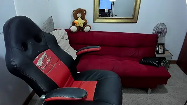 Snapshot of NicolettColin chatting on February 25, 2025, 8:00 pm NicolettColin online show from February 25, 2025, 8:00 pm