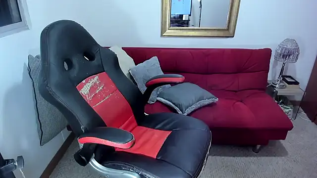 Snapshot of NicolettColin chatting on March 19, 2025, 1:43 am NicolettColin online show from March 19, 2025, 1:43 am