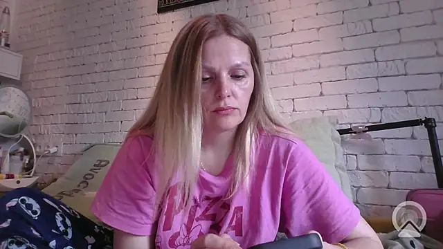 Angel girllovemy online show from March 4, 2026, 6:43 am