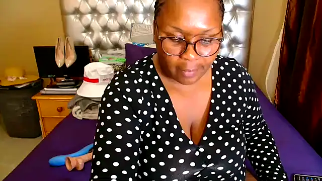 missboobsxx online show from November 25, 2025, 12:49 pm