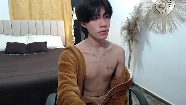 Snapshot of Elio-cam chatting on November 6, 2025, 8:29 am Elio-cam online show from November 6, 2025, 8:29 am