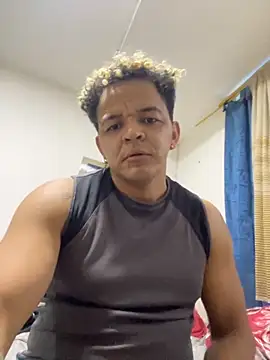 bigmorelatin online show from October 8, 2025, 11:01 am