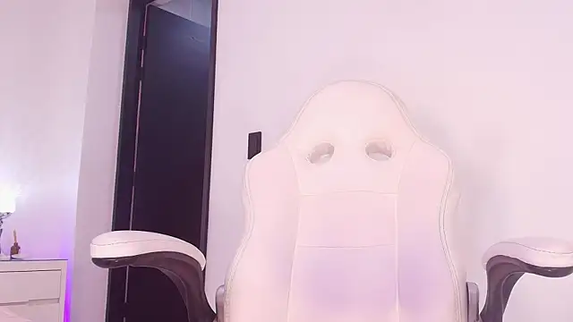 Snapshot of raven_lilith_ chatting on November 6, 2025, 3:21 am raven lilith online show from November 6, 2025, 3:21 am