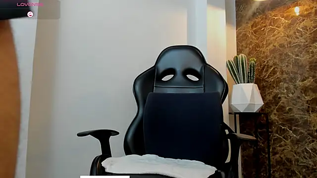 Snapshot of Petesevans chatting on November 24, 2025, 1:22 pm Petesevans online show from November 24, 2025, 1:22 pm