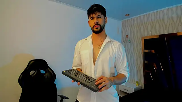 Snapshot of Petesevans chatting on November 14, 2025, 11:19 pm Petesevans online show from November 14, 2025, 11:19 pm