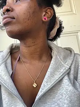 Snapshot of mochamimi chatting on October 18, 2025, 3:58 pm mochamimi online show from October 18, 2025, 3:58 pm