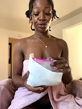 Snapshot of mochamimi chatting on September 20, 2025, 3:39 pm mochamimi online show from September 20, 2025, 3:39 pm