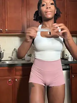 Snapshot of mochamimi chatting on September 12, 2025, 2:44 am mochamimi online show from September 12, 2025, 2:44 am