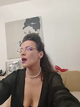 Snapshot of RebeccaNoble chatting on May 31, 2026, 5:13 am RebeccaNoble online show from May 31, 2026, 5:13 am