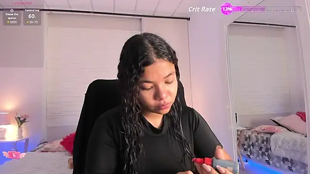 SophiaaStone online show from March 12, 2026, 12:09 pm