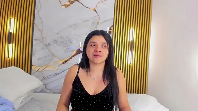 Snapshot of indi_catalina chatting on February 14, 2026, 12:49 pm indi catalina online show from February 14, 2026, 12:49 pm