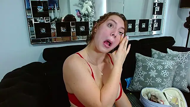 Snapshot of NatyTaylor chatting on November 18, 2025, 4:32 pm NatyTaylor online show from November 18, 2025, 4:32 pm