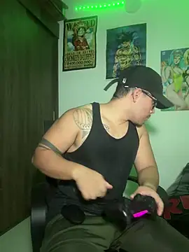 Snapshot of Danielsbigcum chatting on April 25, 2026, 5:43 am Danielsbigcum online show from April 25, 2026, 5:43 am