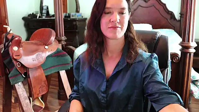 thornburyrose online show from December 3, 2025, 7:24 pm