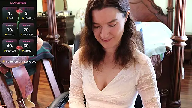 Snapshot of thornburyrose chatting on February 10, 2025, 6:03 pm thornburyrose online show from February 10, 2025, 6:03 pm