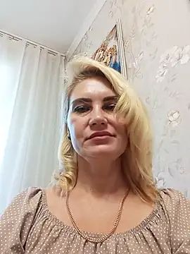 Snapshot of JennyOMay chatting on July 10, 2026, 4:45 am JennyOMay online show from July 10, 2026, 4:45 am