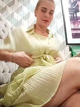 Snapshot of JennyOMay chatting on July 26, 2026, 5:25 am JennyOMay online show from July 26, 2026, 5:25 am