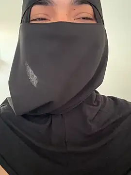 Snapshot of radiagazali chatting on November 21, 2025, 6:18 pm radiagazali online show from November 21, 2025, 6:18 pm