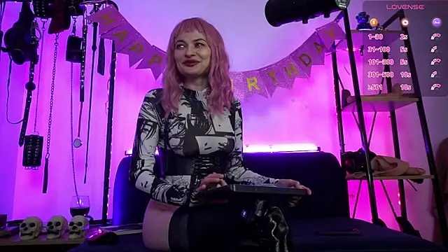 CyberXGoddess online show from April 8, 2026, 10:33 pm