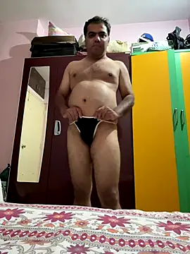 kaustubh45 online show from September 25, 2025, 4:13 pm