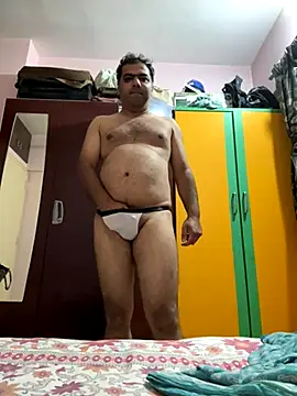 kaustubh45 online show from October 6, 2025, 10:32 pm