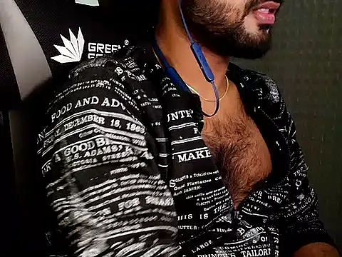 Snapshot of SHENOY3 chatting on November 14, 2025, 1:15 pm SHENOY3 online show from November 14, 2025, 1:15 pm