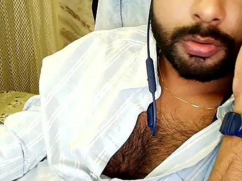 Snapshot of SHENOY3 chatting on November 5, 2025, 4:21 pm SHENOY3 online show from November 5, 2025, 4:21 pm