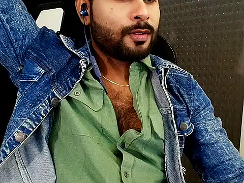 Snapshot of SHENOY3 chatting on November 28, 2025, 3:12 pm SHENOY3 online show from November 28, 2025, 3:12 pm