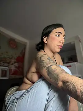 kiaraglam2 online show from February 1, 2026, 8:51 pm