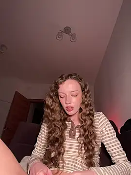 Weeissy online show from November 14, 2025, 7:39 pm