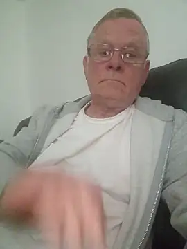 JohnnyJackson67 online show from November 12, 2025, 8:23 pm