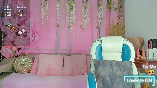 Snapshot of SammyGirlTS chatting on November 10, 2025, 2:44 pm SammyGirlTS online show from November 10, 2025, 2:44 pm