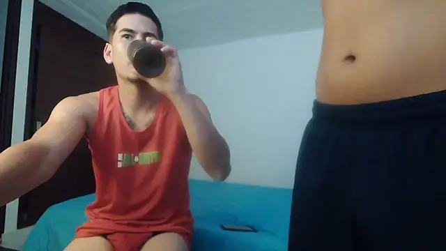 ynralberth77 online show from March 22, 2025, 9:31 pm